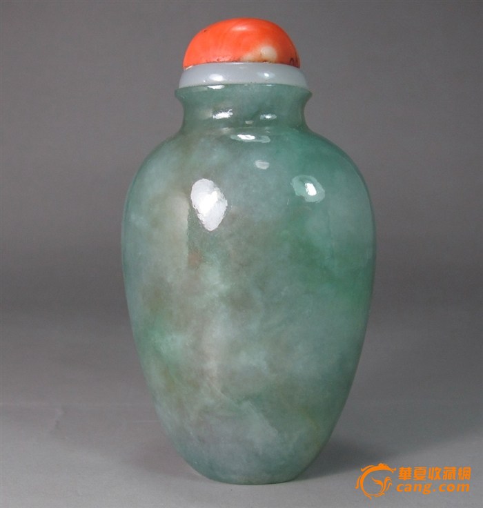 清代 天然翡翠冰种鼻烟壶