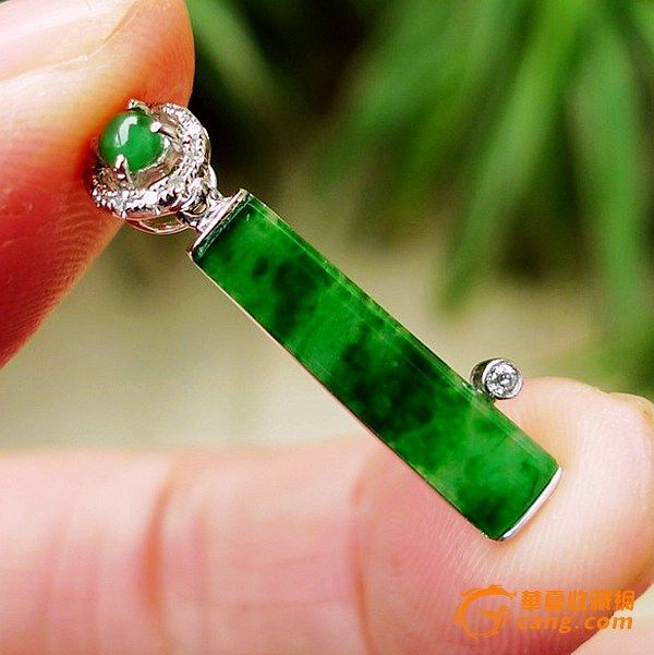 完美辣阳绿!18K金镶13颗钻石老坑种A货翡翠满