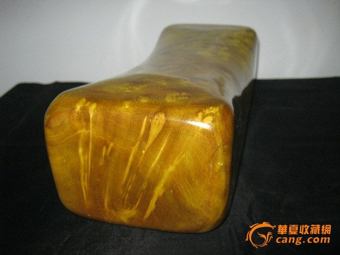 29.5*11.5*8.2厘米重2184克,完美品。视觉效果极好,金碧辉煌,非常漂亮,做工一丝不苟,珍贵木料,潜力极大。 参拍请看: 1:拍多少是多少,保证绝无马甲 。 2:一物一拍,照片无ps。为公平竞价一口价不接受退货。一口价前请您考虑好咨询好。 3:东西全部保真,保证和描述一致,玉石珠宝支持复检!上手7天之内无条件退换,但请保持拍品原样,不要做任何处理。