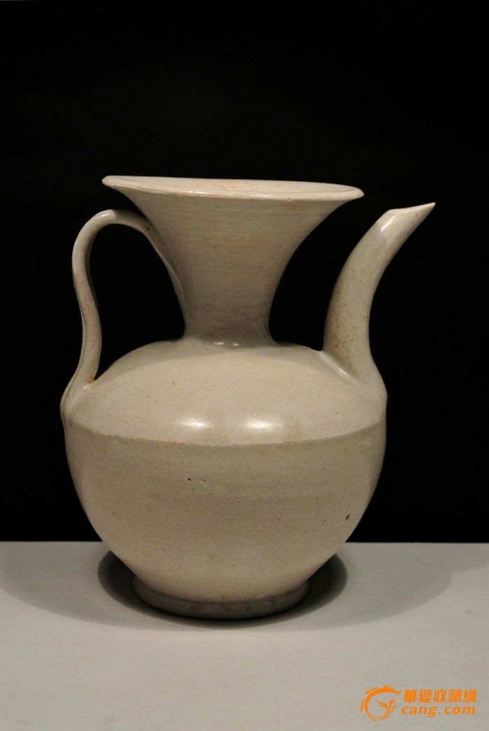 青白釉喇叭口折肩大执壶【福建将乐窑】