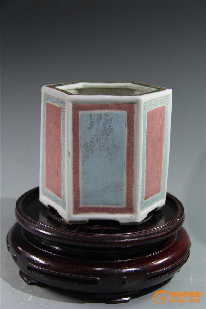 极品雍正三色地粉彩山水花卉诗文超大六方笔筒